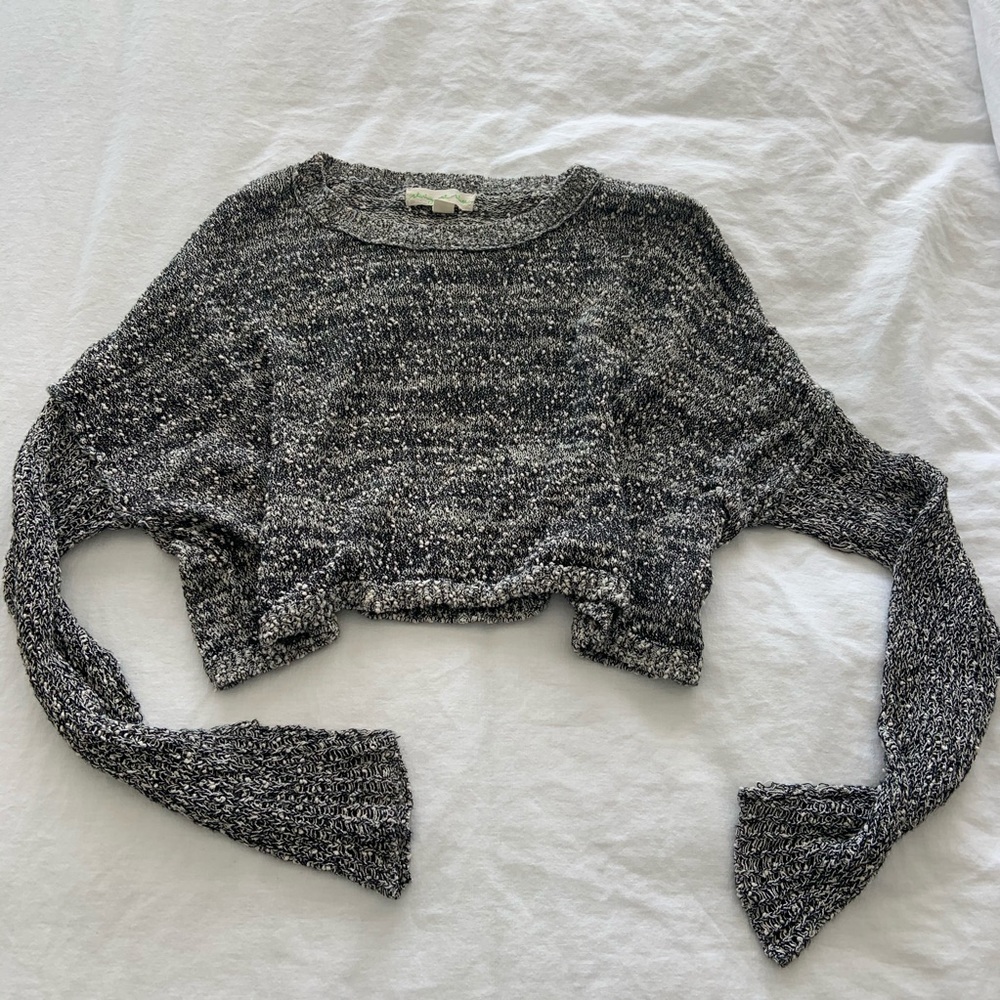 Pebbled Cropped Light Sweater Size S B&W